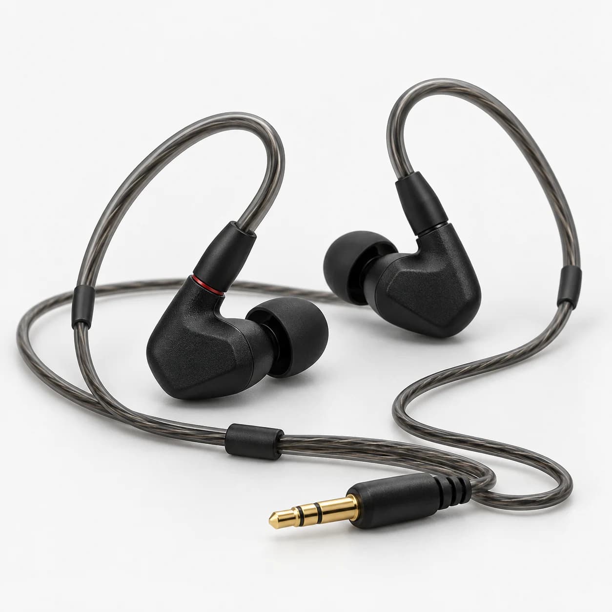 Sennheiser IE 200 em foto de produto sobre fundo neutro