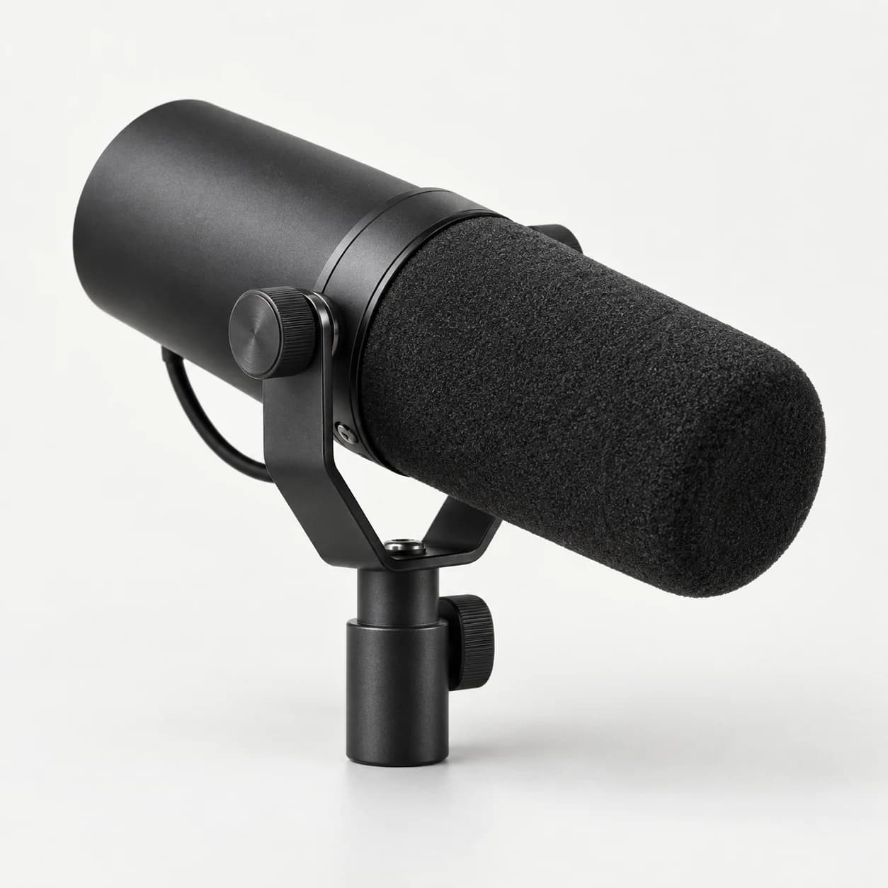 Shure SM7B, versão Único, em foto de produto sobre fundo neutro